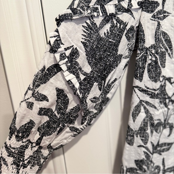 G by Giuliana Monochrome Floral Top with Ruffle Accents - Picture 3 of 8